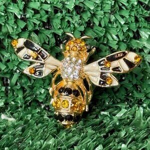 Exquisite Cute Rhinestone Gold Tone Bee Yellow & Black Vintage Brooch Pin